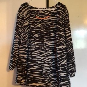 Adorable DKNY plus size top