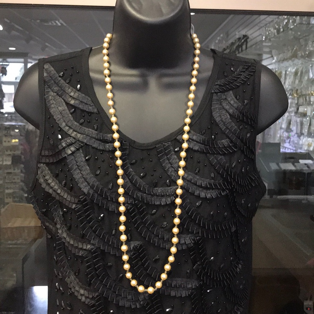 Pearl bead necklace