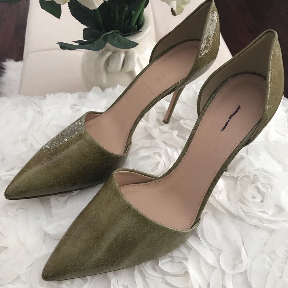 🔥 J.CREW- Elsie crackled hologram D’orsey pumps.