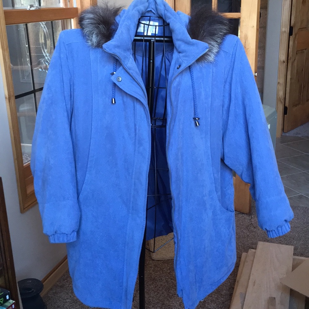 Worthington warm winter coat with fur around hood