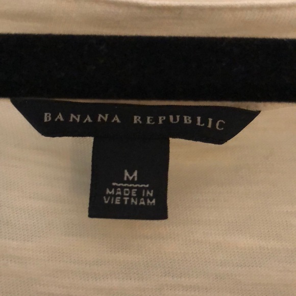 Timeless top from Banana Republic! - Picture 4 of 4