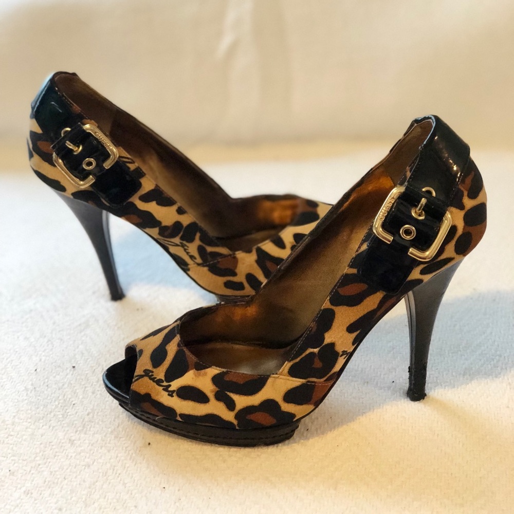 Guess leopard pumps