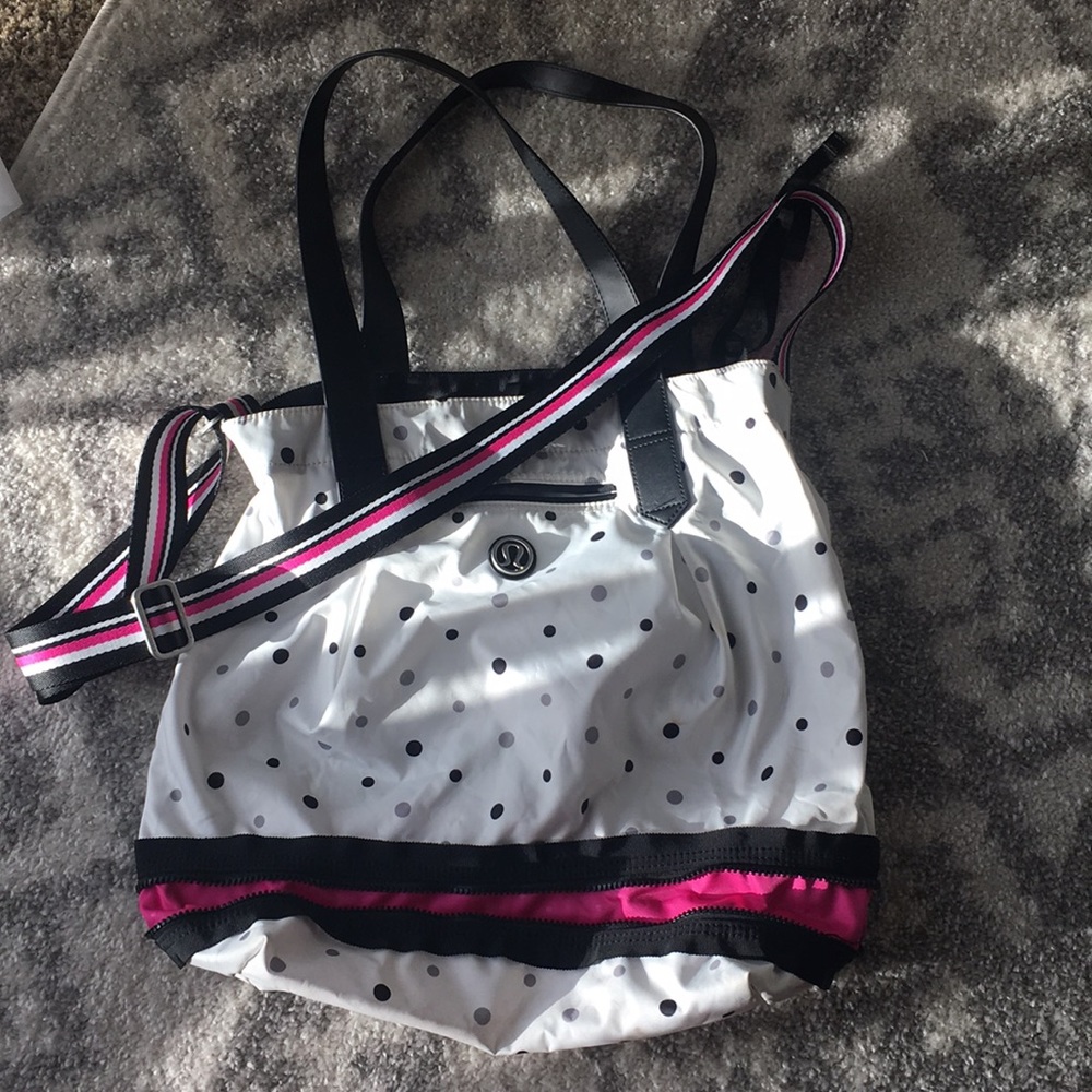 Lululemon travel tote