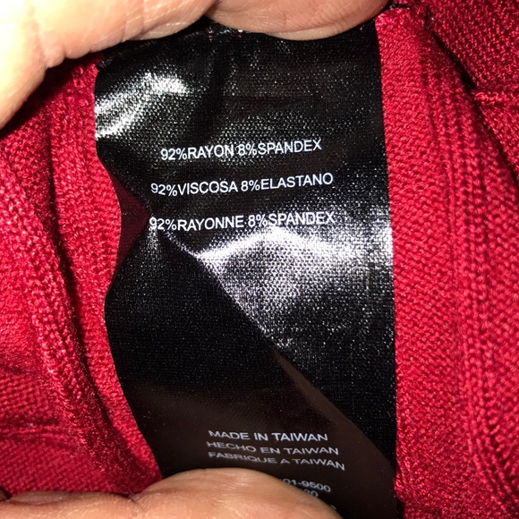 Red skirt, perfect for the holidays! - Picture 4 of 4