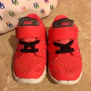 Nike size 5C girl’s tennis shoes