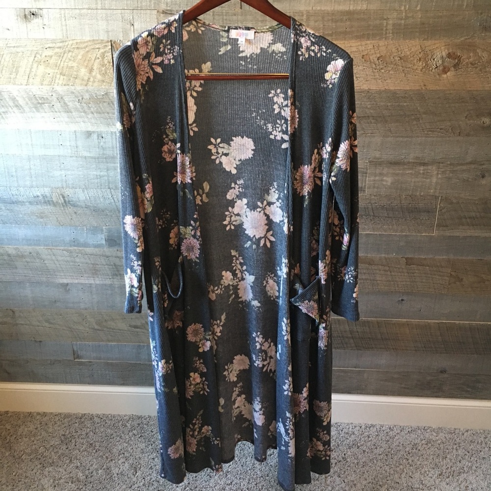 *Reserved for lulagal381* LuLaRoe M Dahlia Sarah