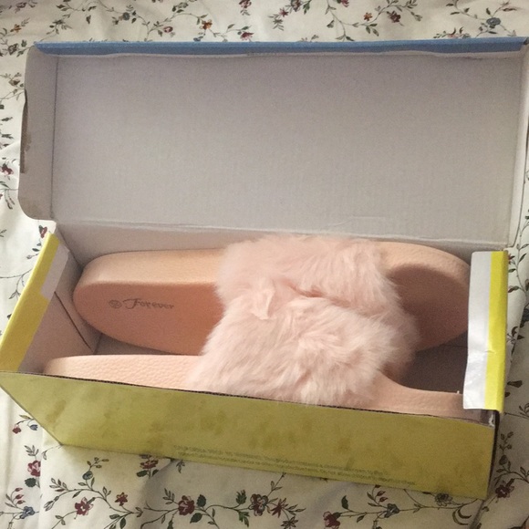 Forever Shoes - fluffy faux fur slides