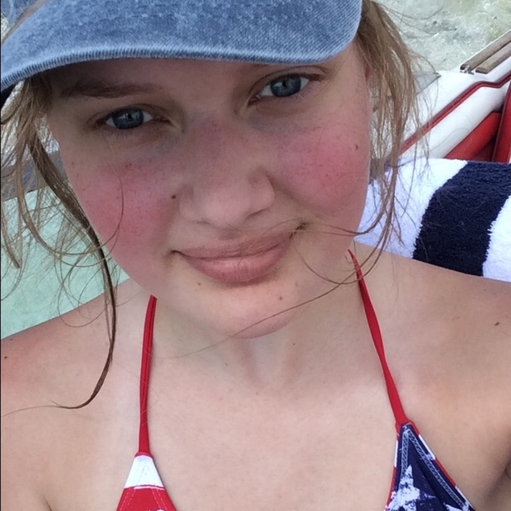 Meet your Posher, Teagan