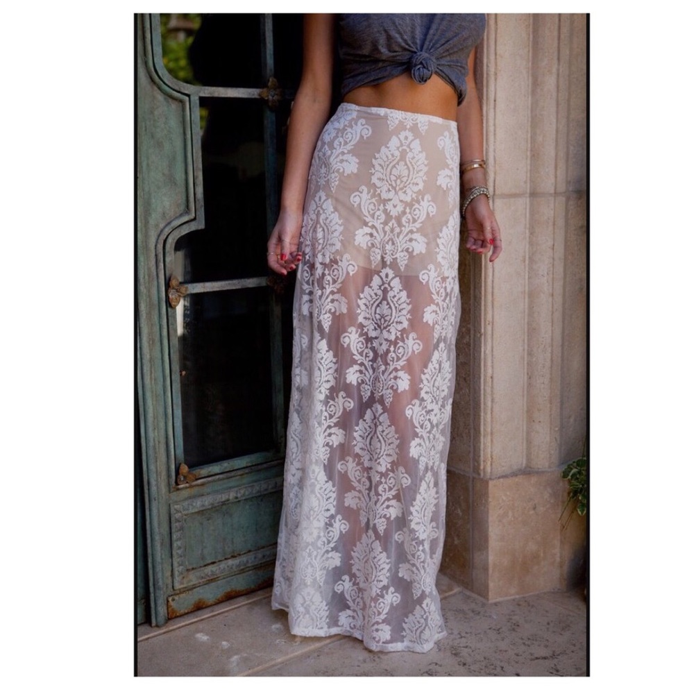 ❎Sold❎ White lace skirt