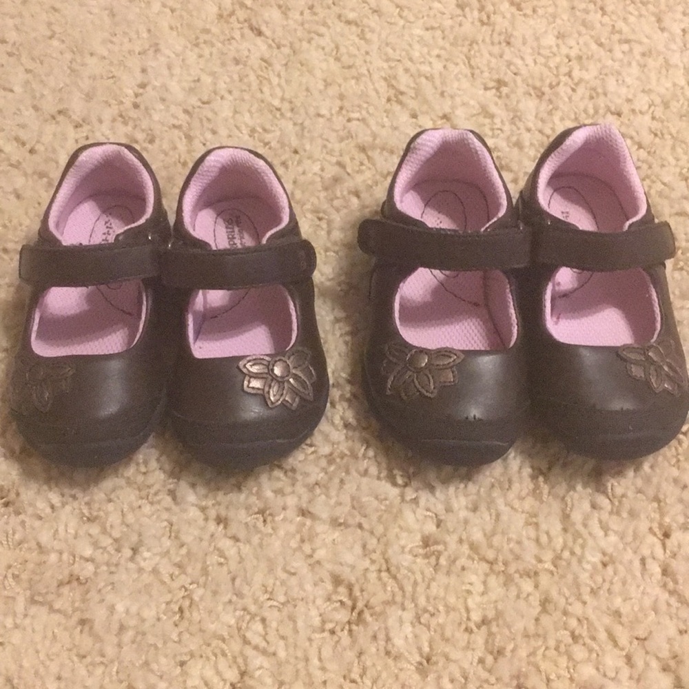 Twin girl Striderite brown Mary Jane shoes