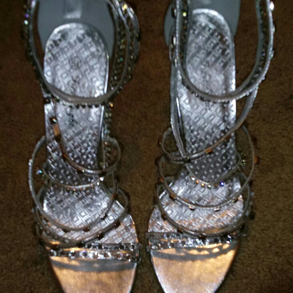Brand new classy straps