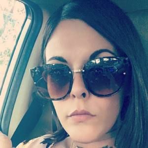 Meet your Posher, Leeann