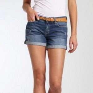 Low rise cuff short