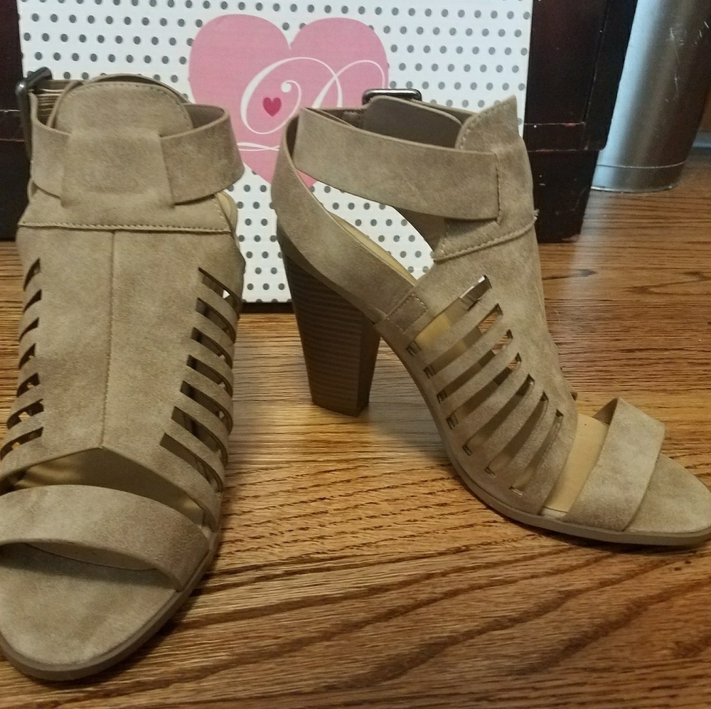 Beige Strappy Heel