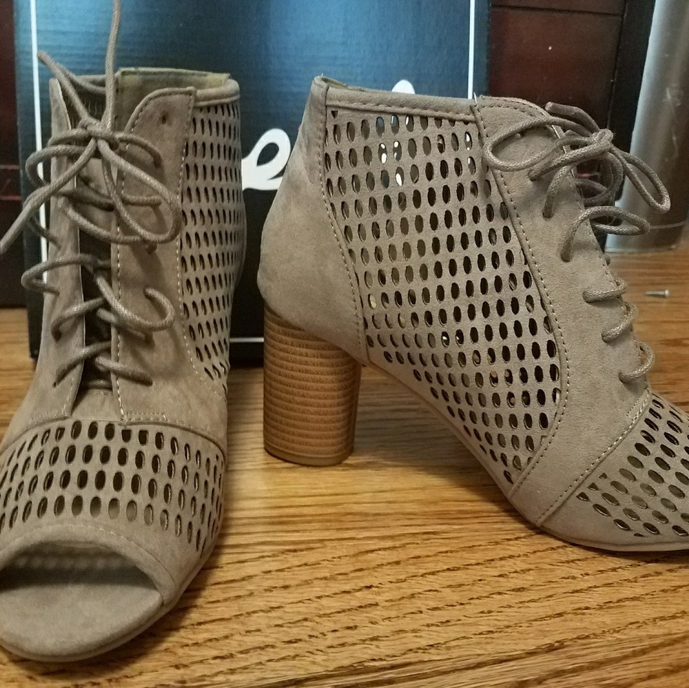 Beige lace up heel