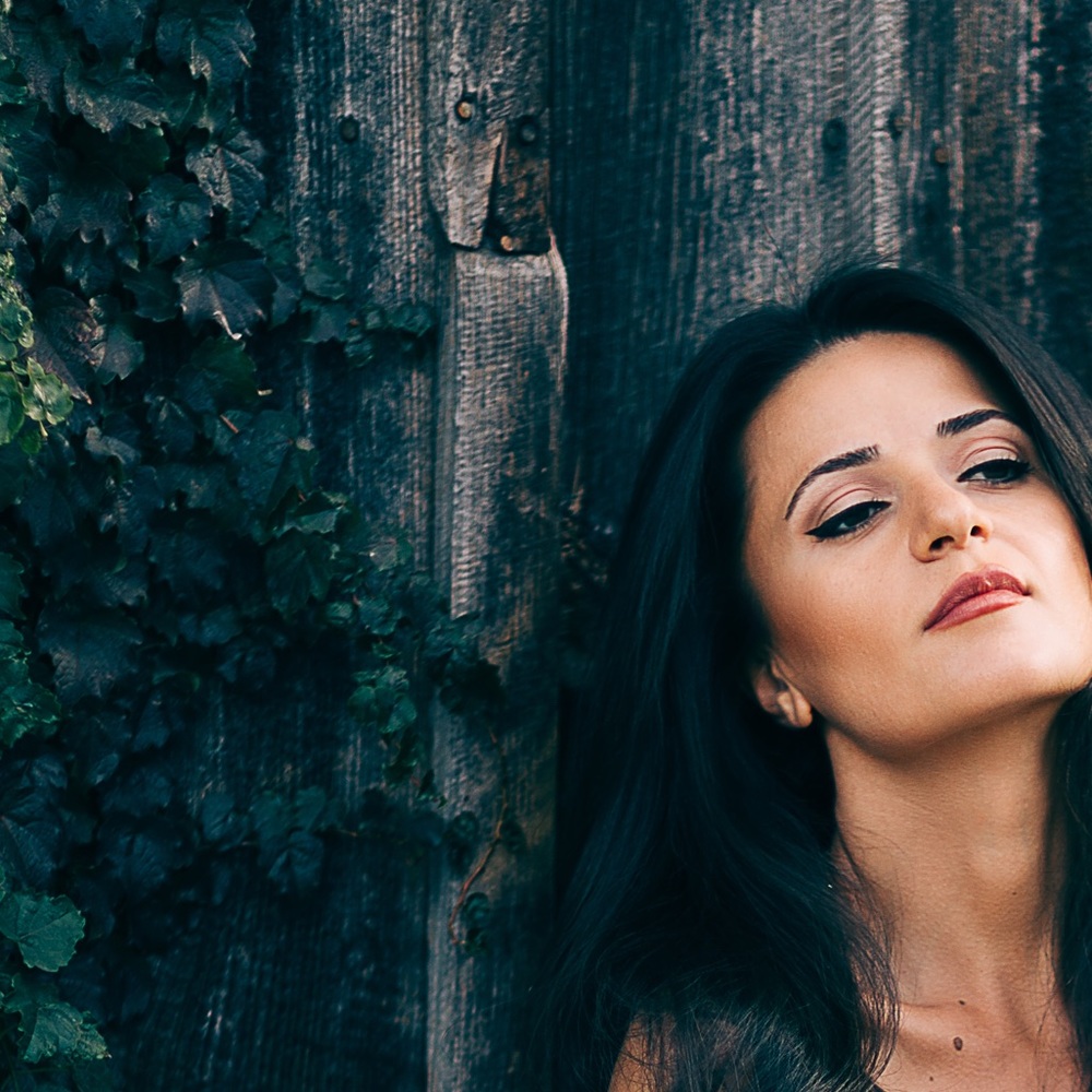 Meet your Posher, Edvina