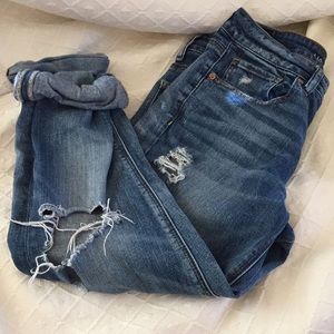 American Eagle TOMGIRL distressed jeans