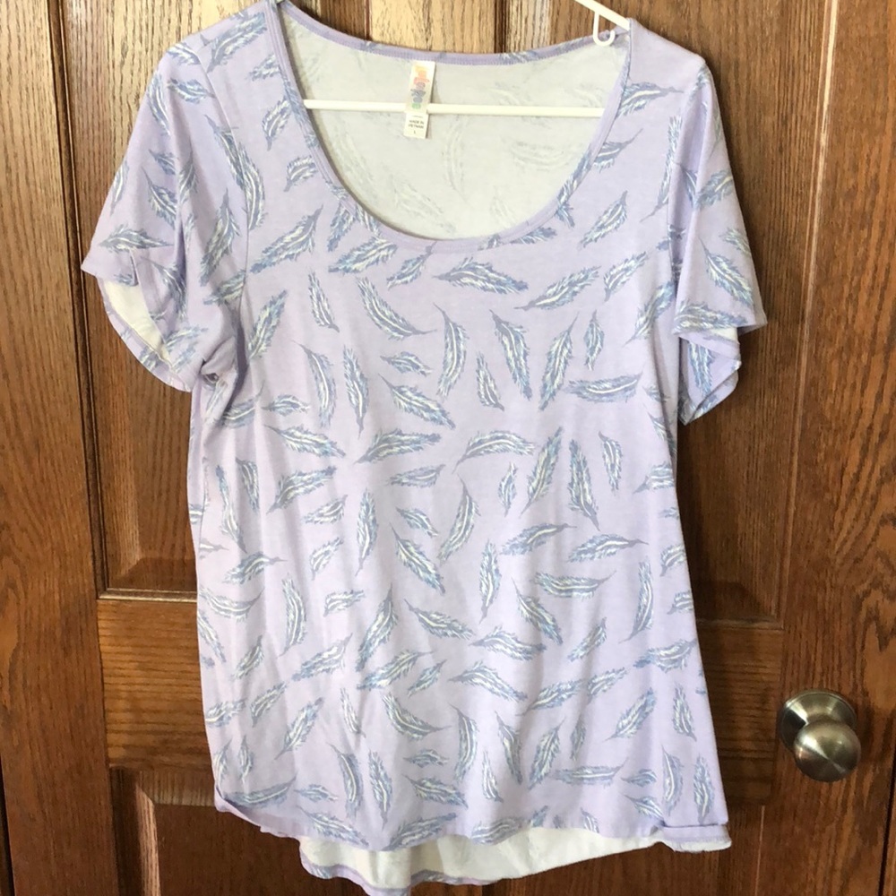 Lularoe Classic Tee. Feather design.