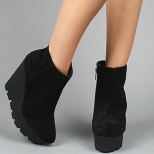 Cheap Monday Black Suede Wedge Boots( 39)