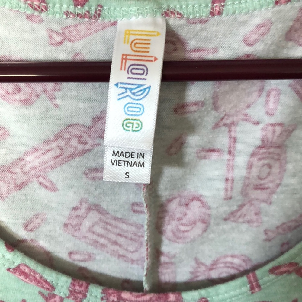 Lularoe Perfect Tee. - Picture 2 of 2