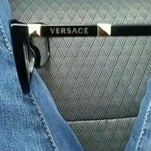 Meet your Posher, Isaac