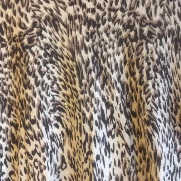 DKNYC Cheetah Sweater - Picture 2 of 4