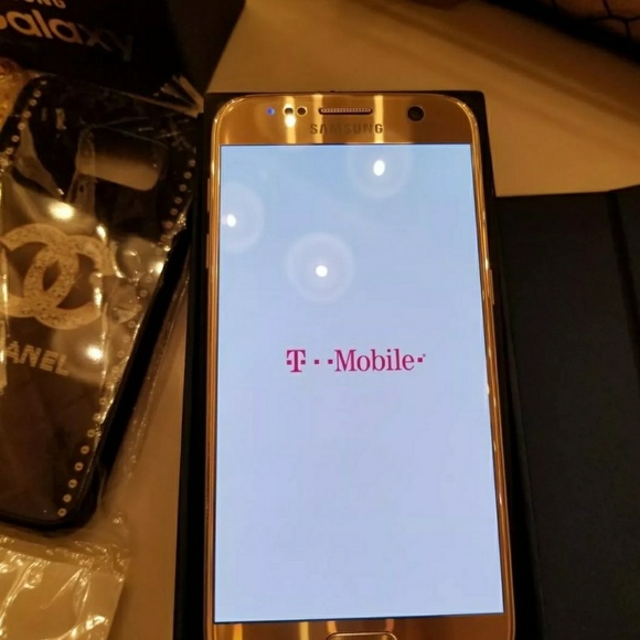 Samsung 32gb Galaxy S7 gold T-Mobile - Picture 2 of 3