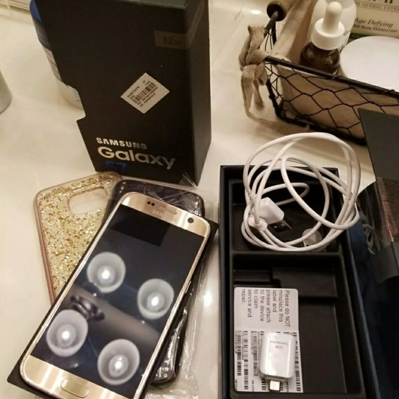 Samsung 32gb Galaxy S7 gold T-Mobile - Picture 3 of 3