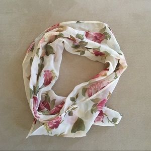 Rose scarf 🌹