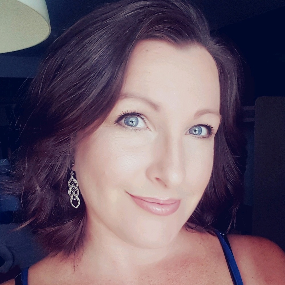 Meet your Posher, Cassandra