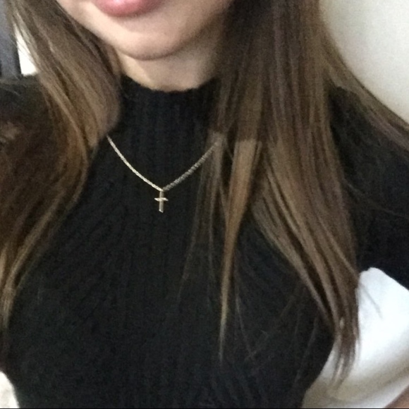 FE Faith Cross Dainty Delicate Gold Necklace - Picture 6 of 6