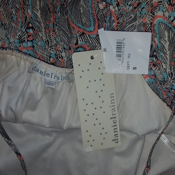 NWT Daniel rainn romper with pockets! - Picture 5 of 6