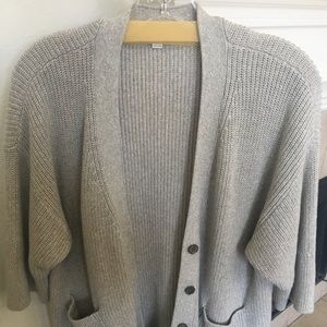Women’s Sweater Medium/ Large Petite