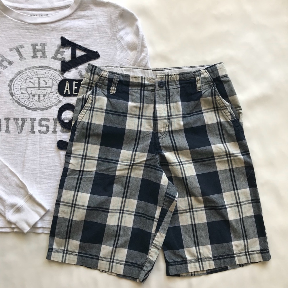๐ PLAID SHORTS Boys ๐ Free With purchase - Picture 1 of 5
