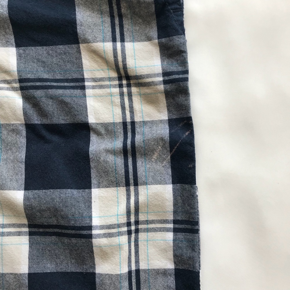 ๐ PLAID SHORTS Boys ๐ Free With purchase - Picture 3 of 5