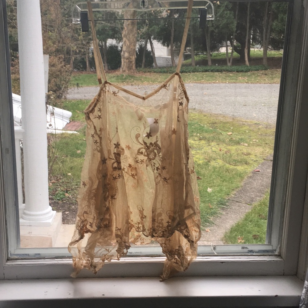 Detailed tank top - brand new