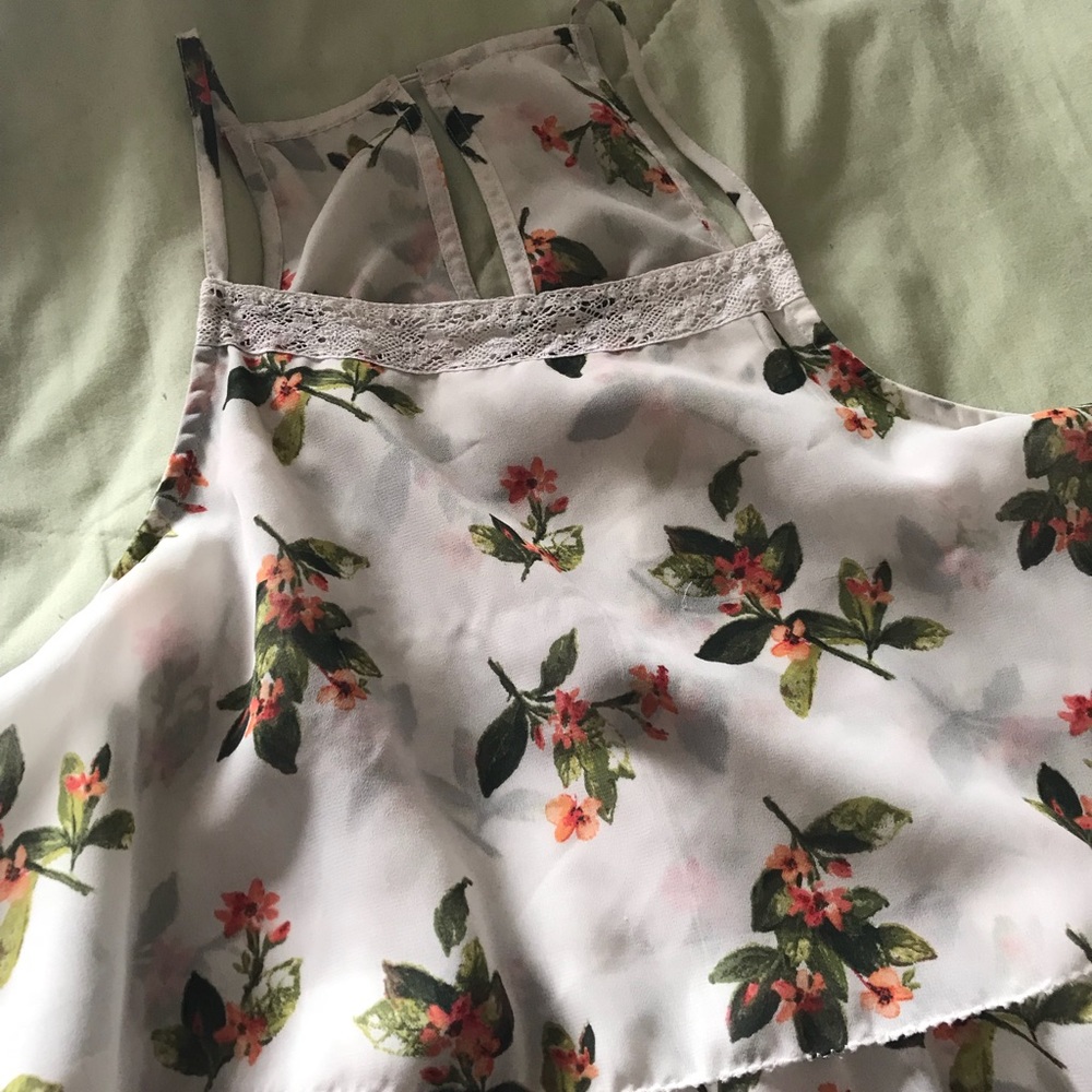 Cute flower ruffle top