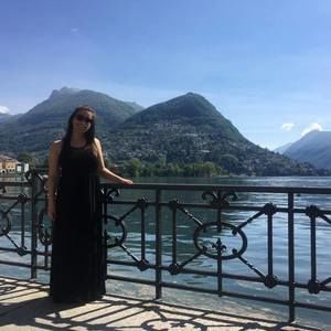 Meet your Posher, Christina