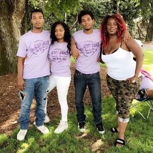 Meet your Posher, Carlos