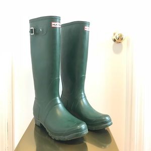 Tall Hunter Rain Boots, hunter green color