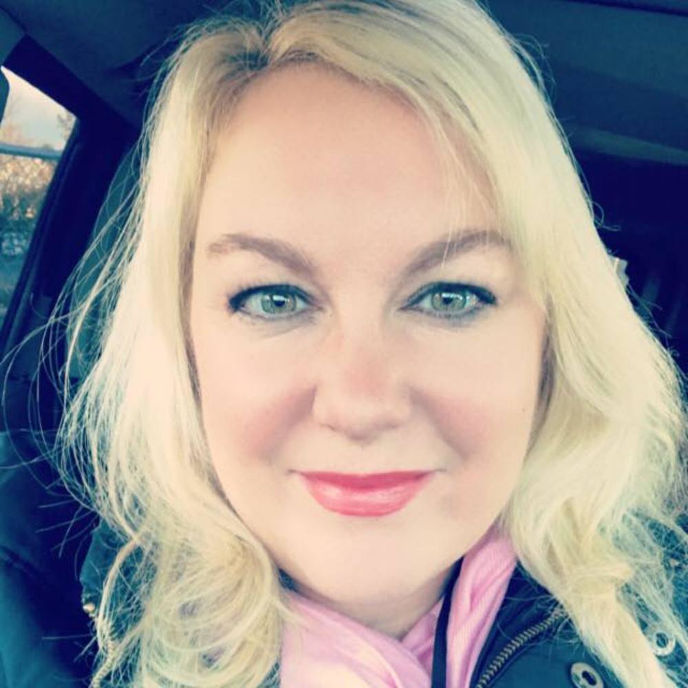 Meet your Posher, Cortney