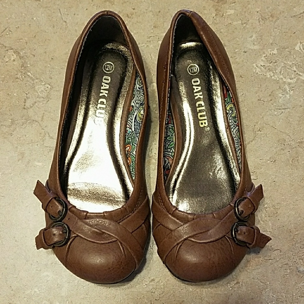 Little girls size 12 flats