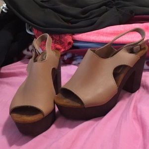 Tan Peep Tow Sbicca Clog Heel