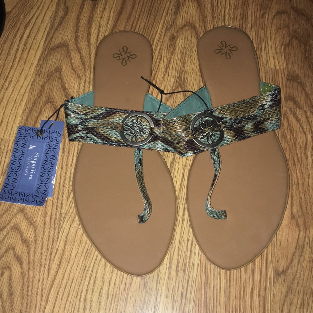 Vera wang slip on sanders