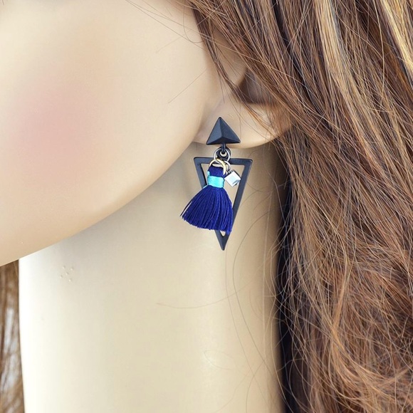 Geometric Triangle Shaped Dangle Tassel Earrings - Picture 3 of 6