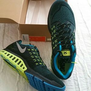 1 DAY ONLY! $40 FIRM! NEW Nike Zoom Structure 18