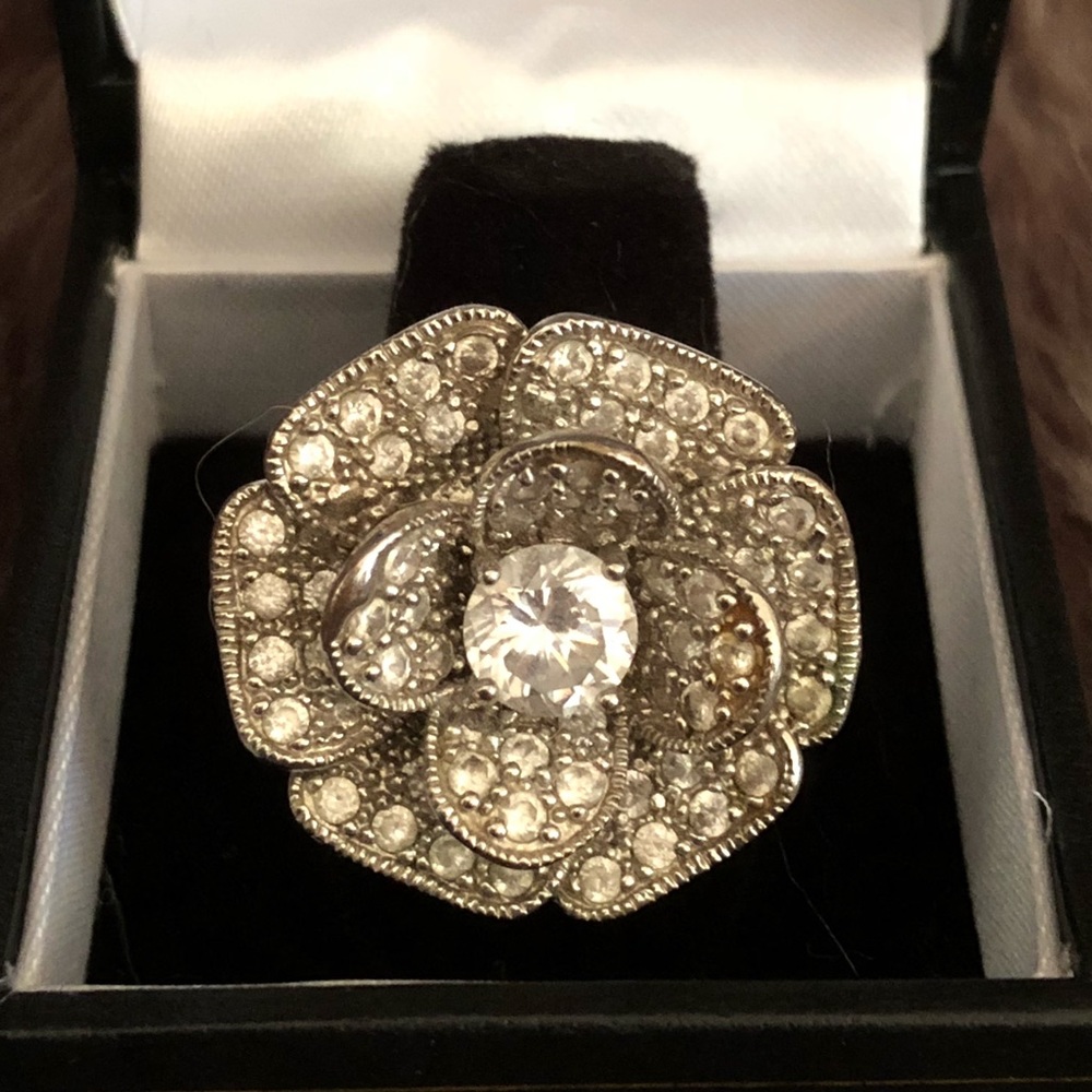 Flower statement ring