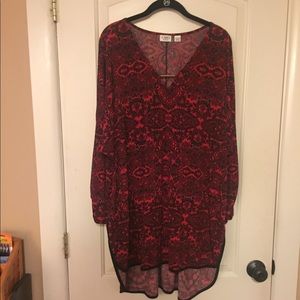 Red and black paisley 3/4 sleeve poly blend tunic