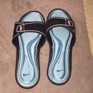 woman nike slides
