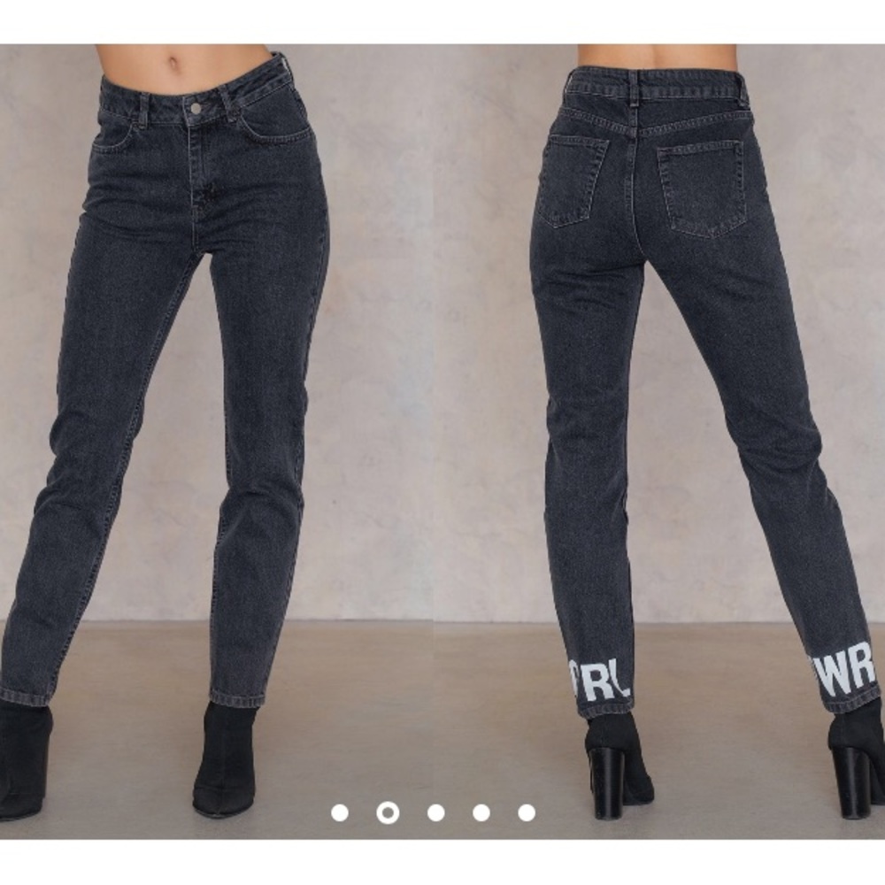NA-KD GRL PWR Boyfriend Jeans